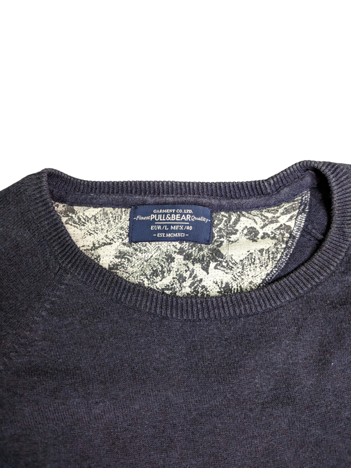 Vintage Navy Blue Pull & Bear Sweater - Neck View